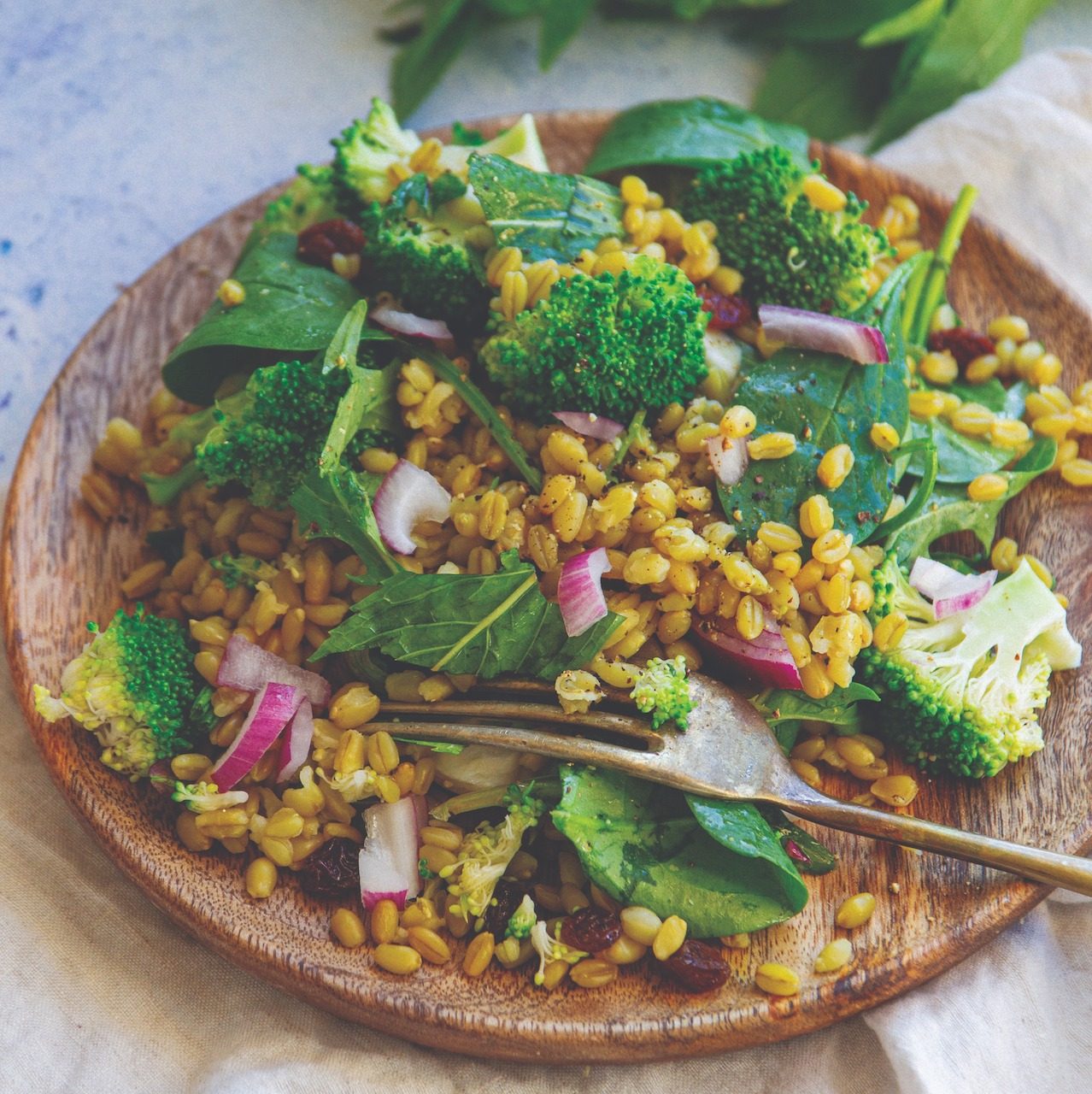 Green farro salad