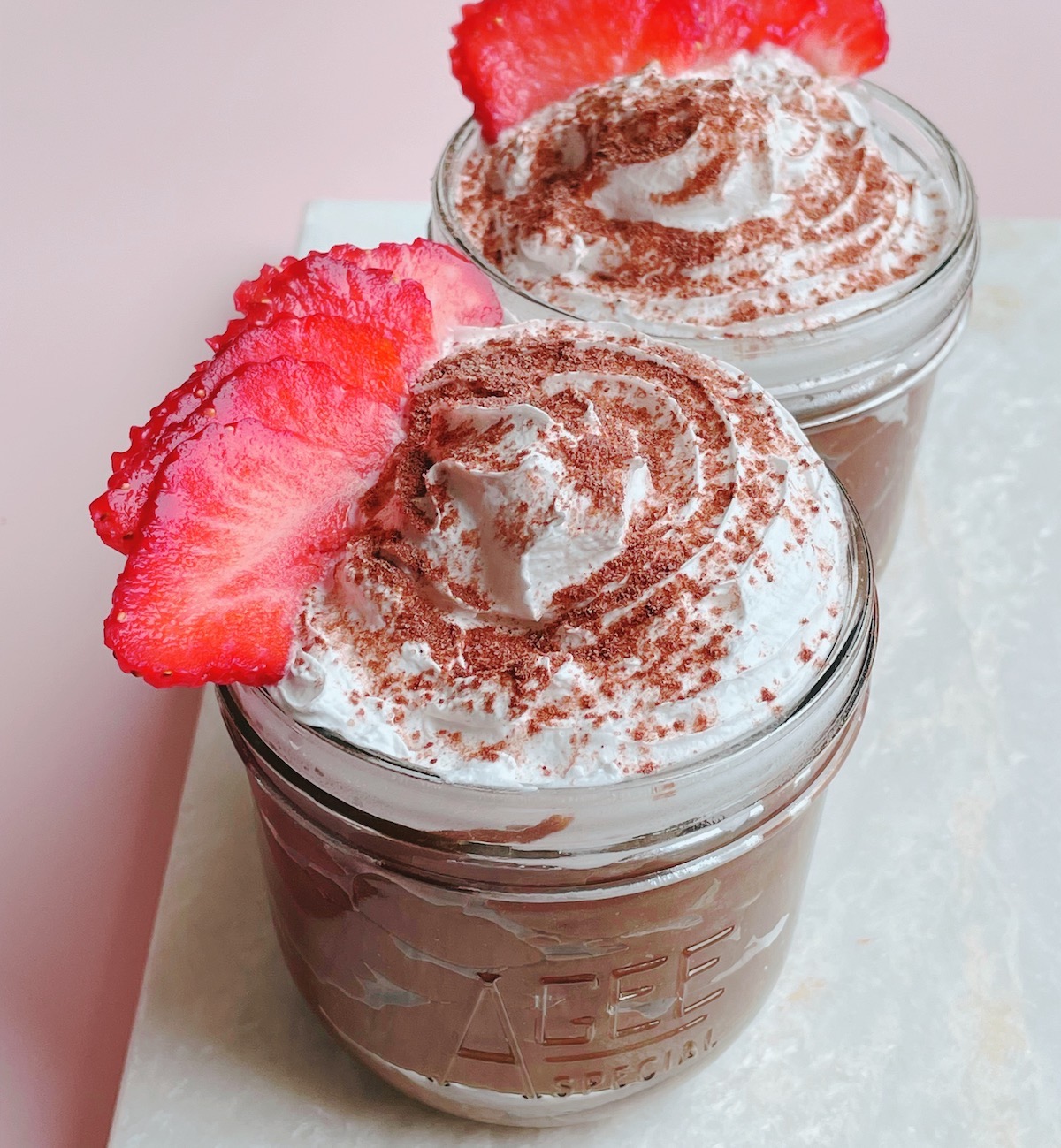 Velicious Avo Mousse in glasses
