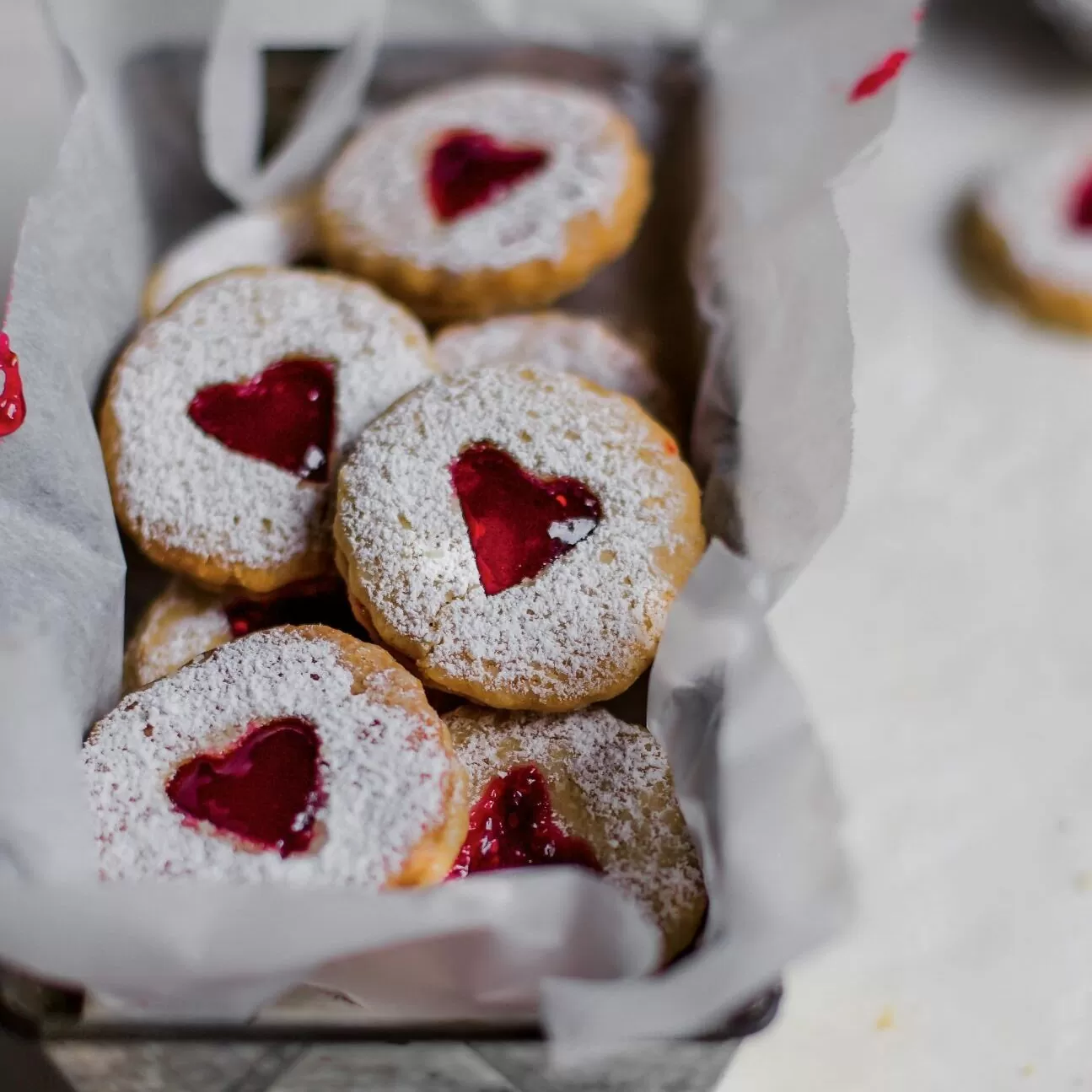 Linzer love biscuits in tin