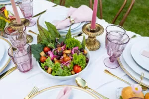 Beautiful outdoor table setting at secret Creek. Image by Kirsten Cunningham Photography